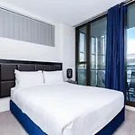 Dd Apartments On Day